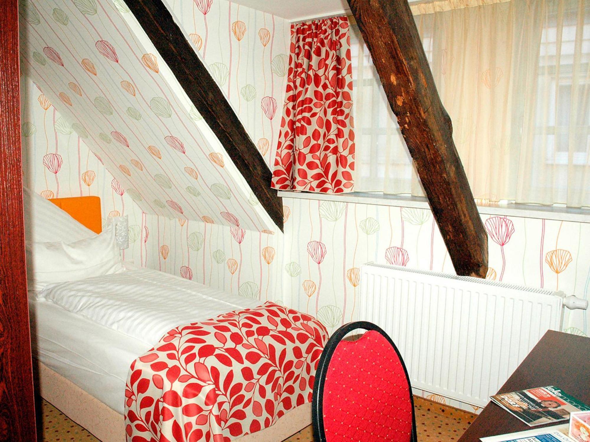 Maerchenhotel Bergen Auf Rugen Room photo